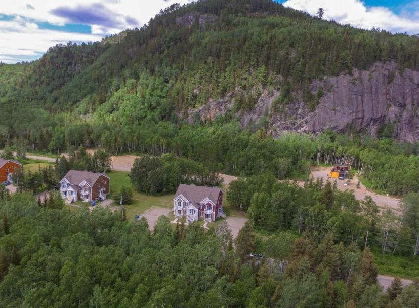 Condo Mont-Edouard 2 LʼAnse-Saint-Jean Exteriör bild